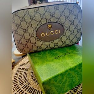 NEO VINTAGE GG SUPREME MESSENGER BAG